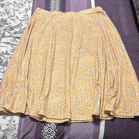 Tickled Teal Dotted Yellow Skater Skirt - Picture 1 of 3